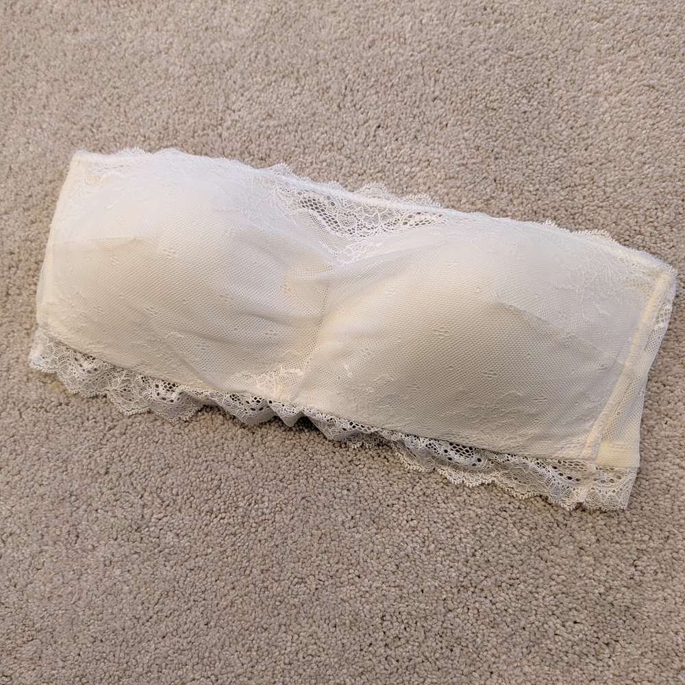 SPANX Lace Bandeau Bra - Cream